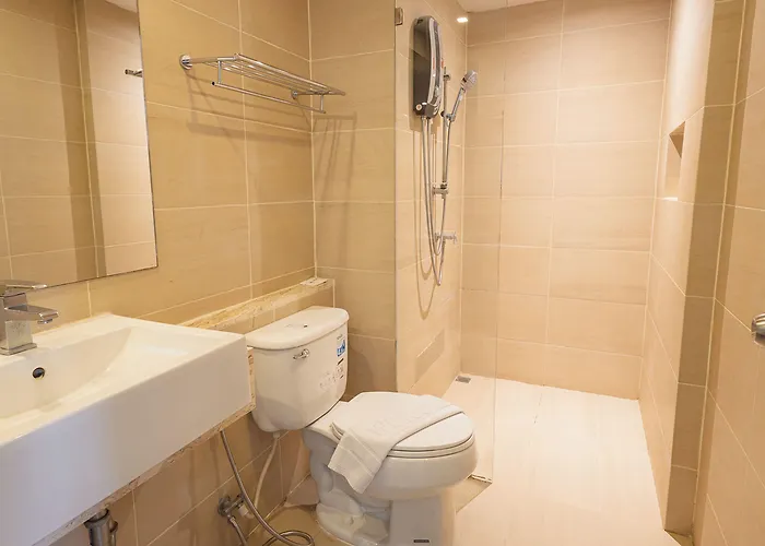 B2 Bangna Premier Hotell 3*